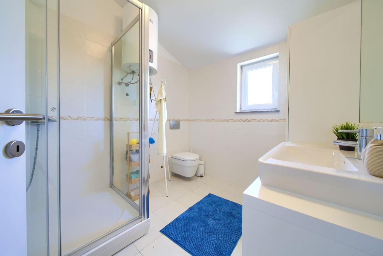 Apartments Aster Малинска Екстериор снимка