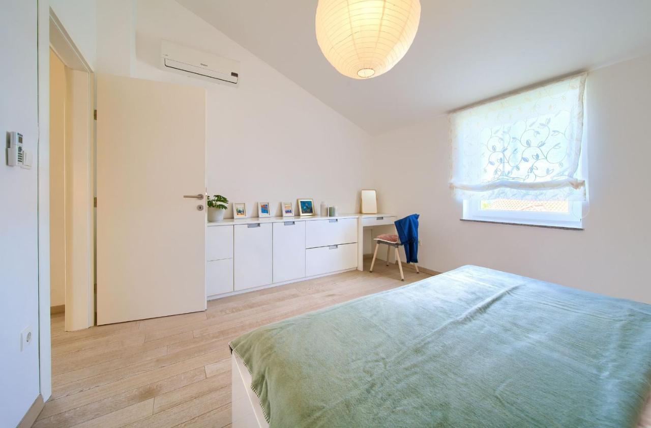 Apartments Aster Малинска Екстериор снимка