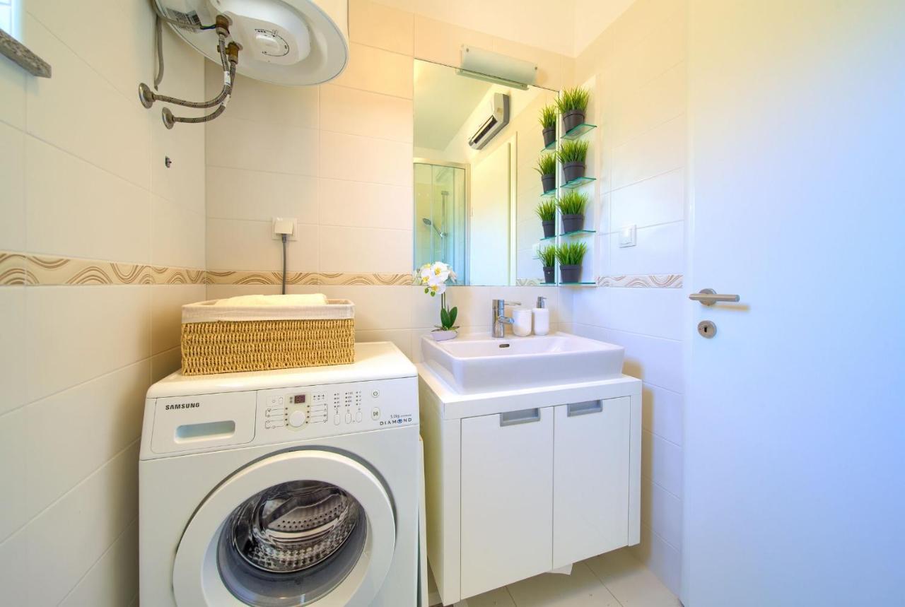 Apartments Aster Малинска Екстериор снимка