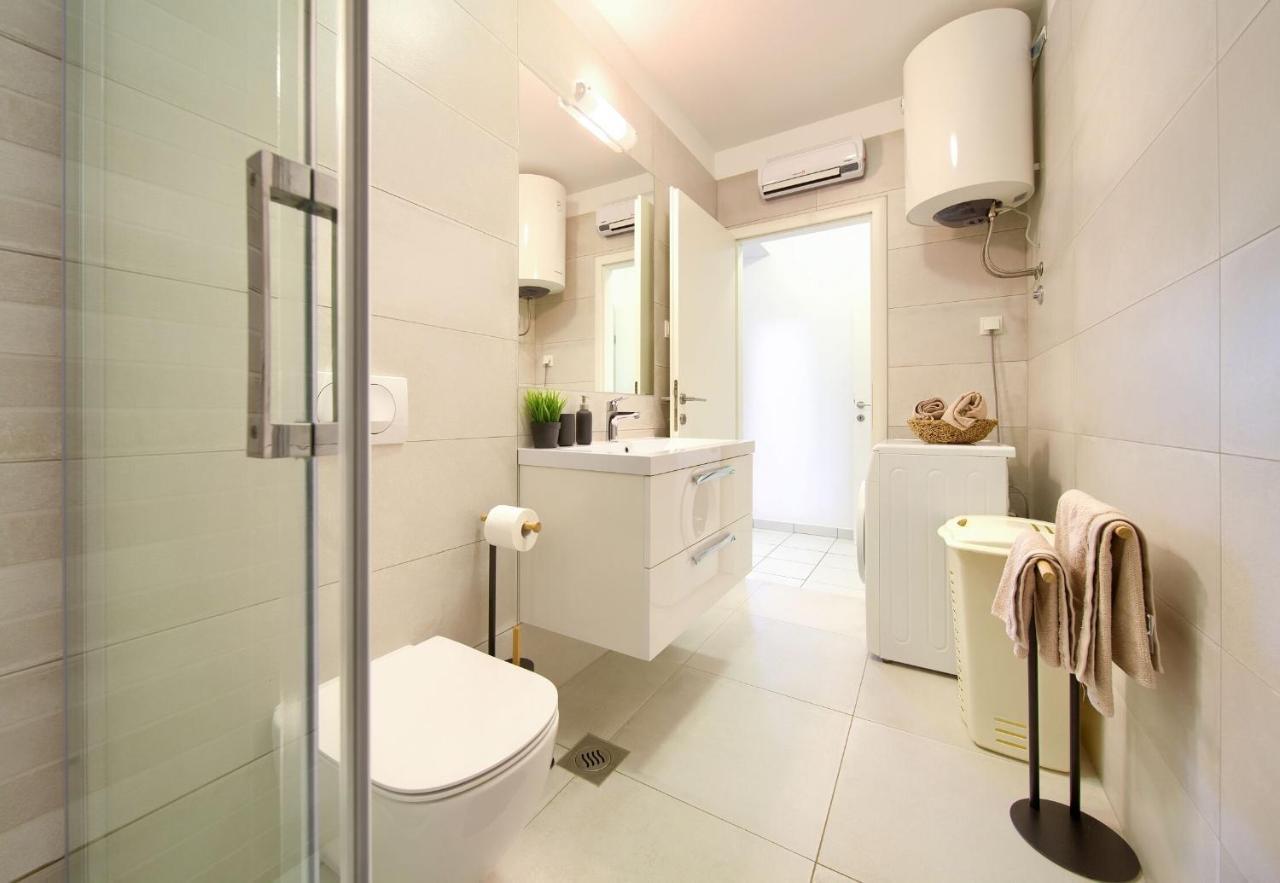 Apartments Aster Малинска Екстериор снимка