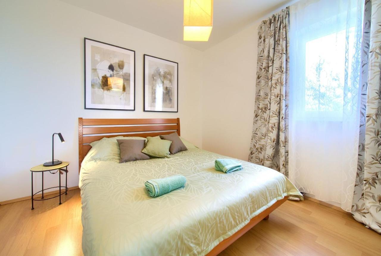 Apartments Aster Малинска Екстериор снимка