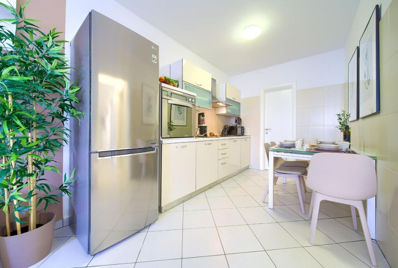 Apartments Aster Малинска Екстериор снимка