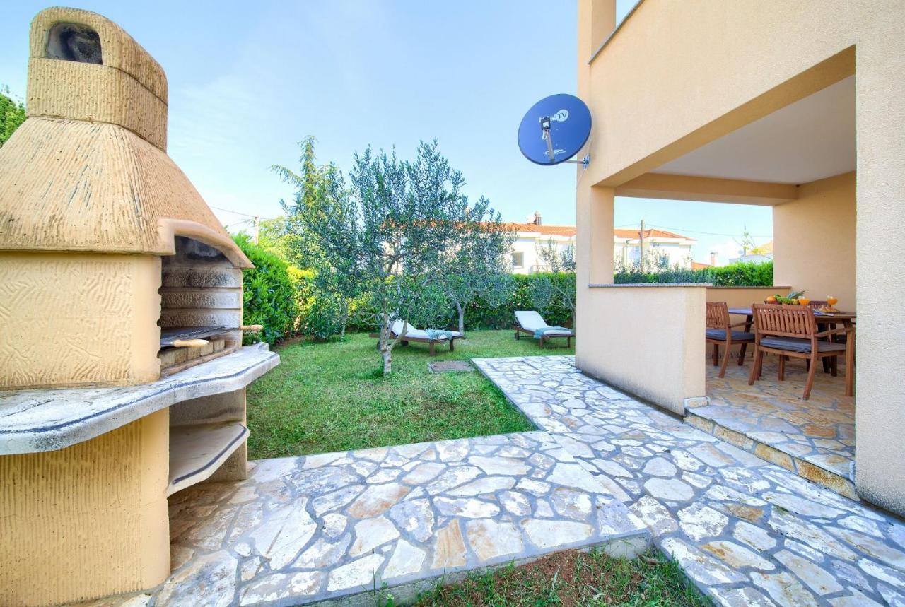 Apartments Aster Малинска Екстериор снимка
